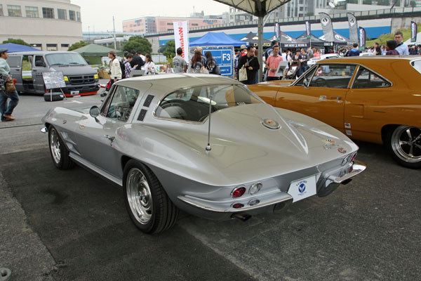64-02d 15-10-10_106 1964 Chevrolet Corvette Coupe.JPG